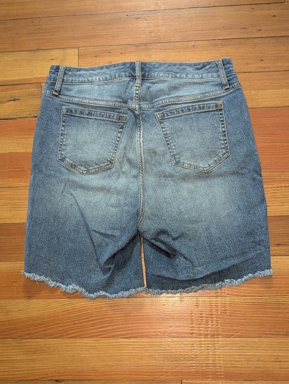 TORRID - FEEL THE FIT - SIZE - 12   Raw Hem Distressed Denim Shorts - Picture 3 of 13
